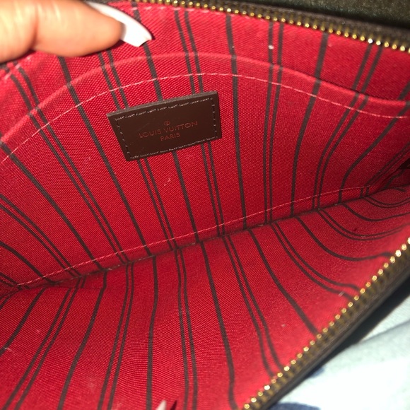 Authentic Louis Vuitton Wallet. - Picture 2 of 6